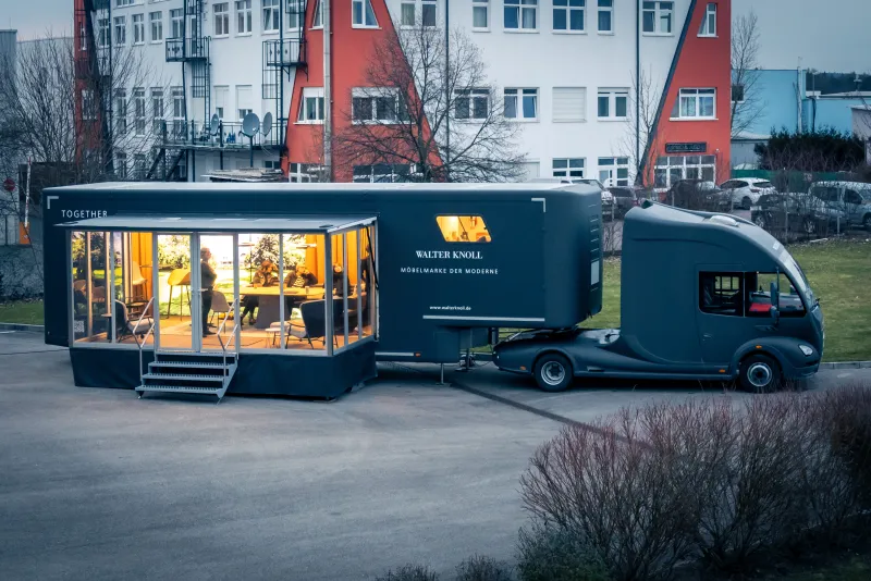 Walter Knoll Showtruck FUTURIA mit ausgefahrenem Pavillon