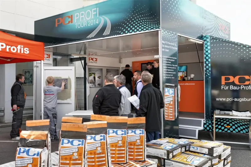 PCI informiert Bauprofis live, MOST liefert zwei CUBE Messe-Anhänger