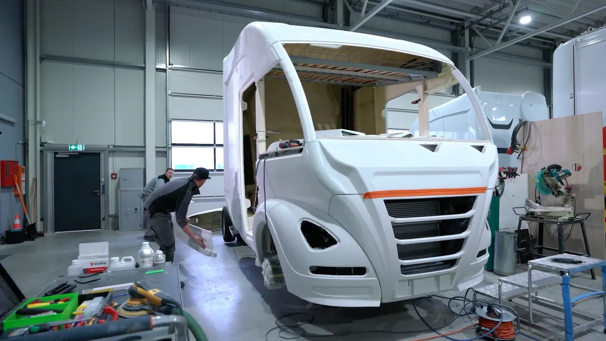 Rohbau einer FUTURIA-Kabine in der Werkstatt in Fürth